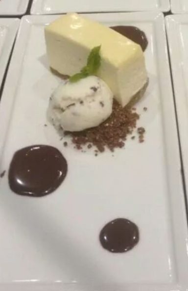 White chocolate cheesecake